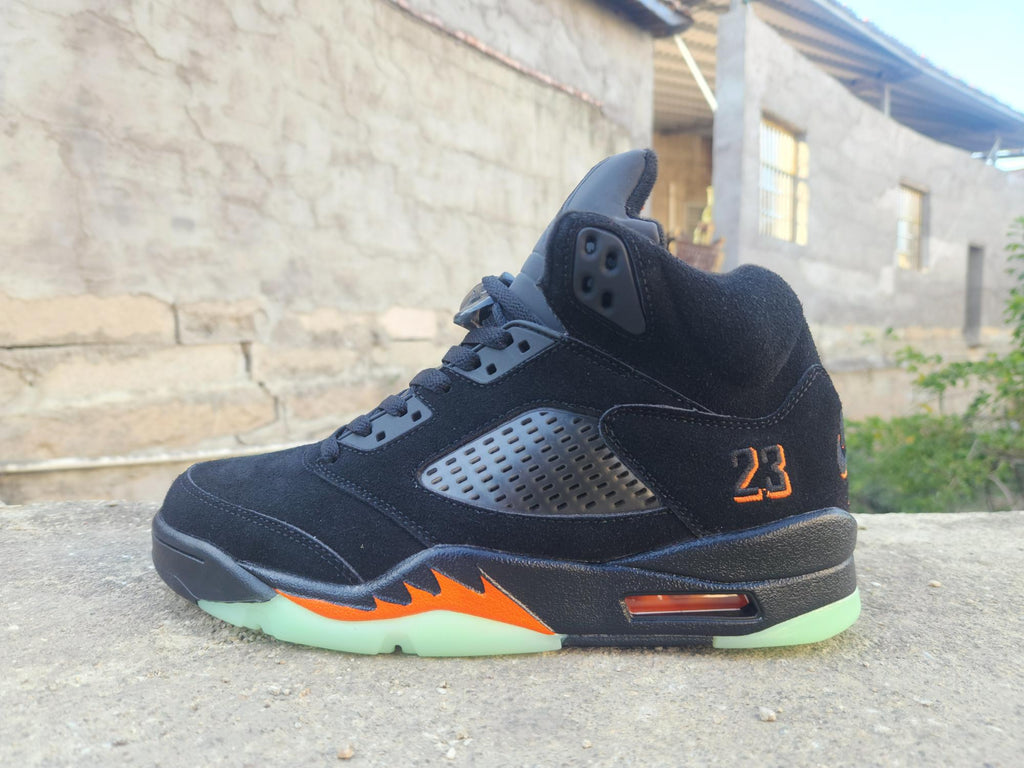 Air Jordan 5 – Halloween